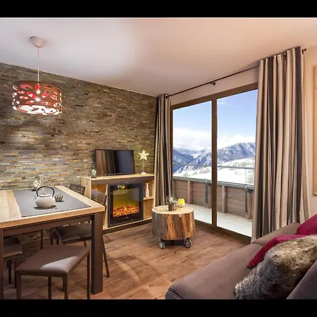 In With & Pool * Tignes