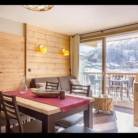 Apartament In With & Pool Tignes