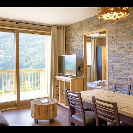 Apartament In With & Pool Tignes