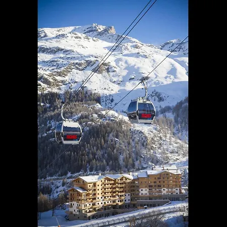 In With & Pool Tignes