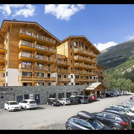 Apartament In With & Pool Tignes